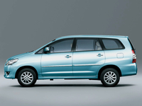 Toyota Innova - Van